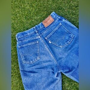 Vintage 80s Midrise White Tab Levi’s Jeans- 28” Waist